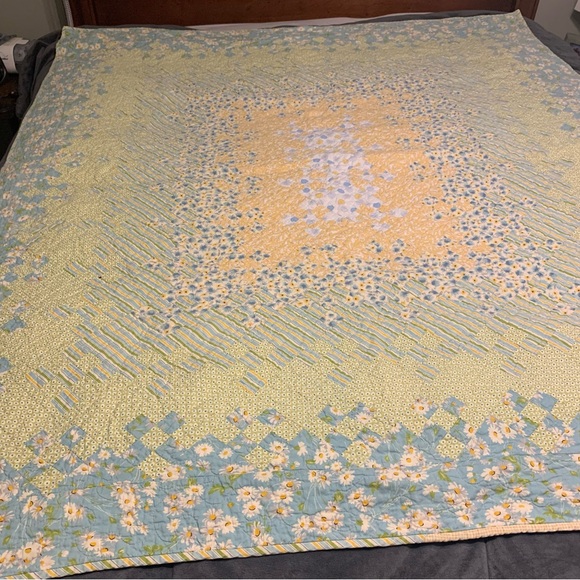 Hand Made Floral Patchwork Quilt 65x54 - Picture 3 of 10